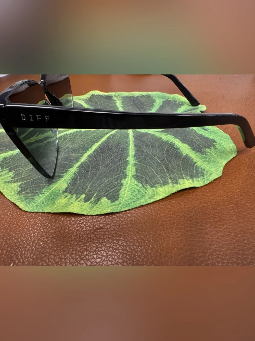 Diff Eyewear Oversized Cat-Eye Sunglasses Gray Gradient Lenses